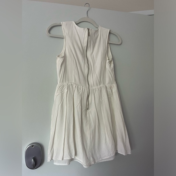 White dress - Picture 2 of 3